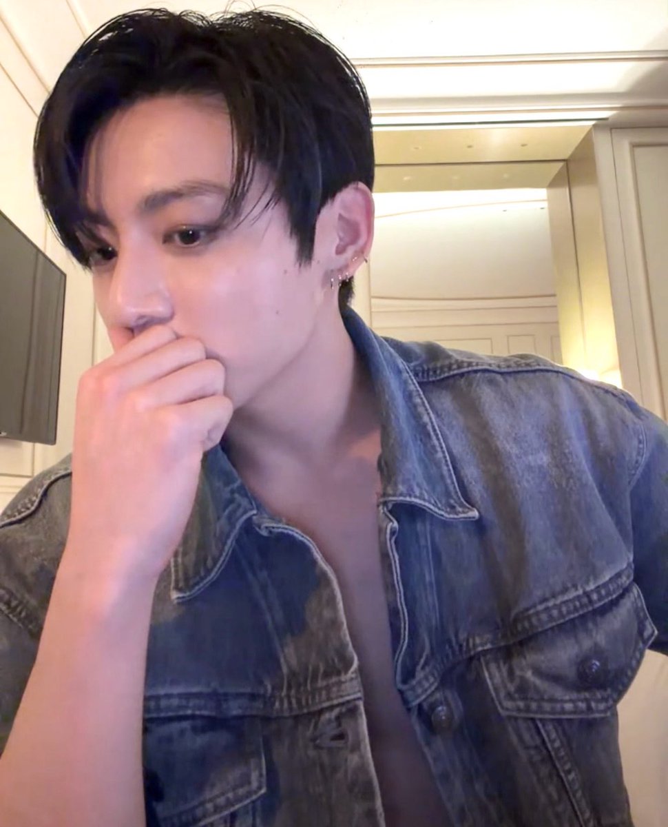 diorsjjk's tweet photo. the man of my dreams https://t.co/diUWNF2VhM