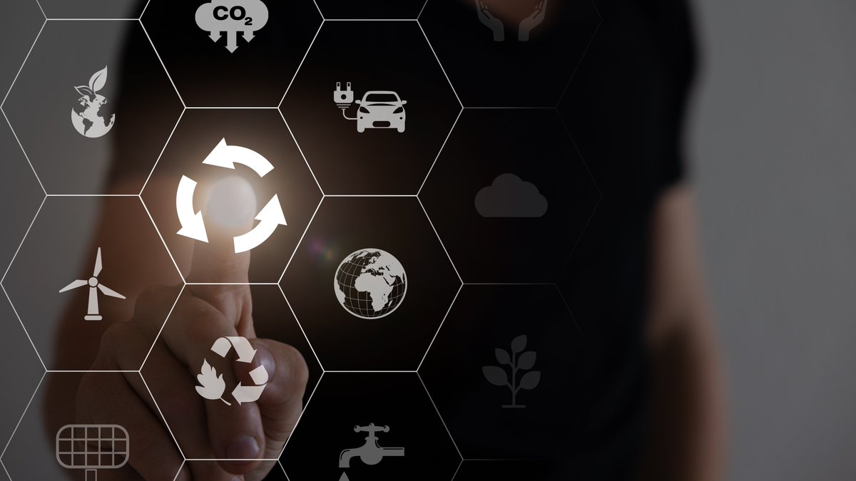 Standards4EU's tweet photo. 🌍 New #ENinthespotlight EN IEC 63372:2026 provides a harmonized method to measure &amp; communicate the carbon footprint, GHG emission reductions, and avoided emissions of electrical &amp; electronic products. 
⚡https://t.co/qKDoPx4olU
#ClimateAction #NetZero  #GreenTransition https://t.co/EgDu38idOM