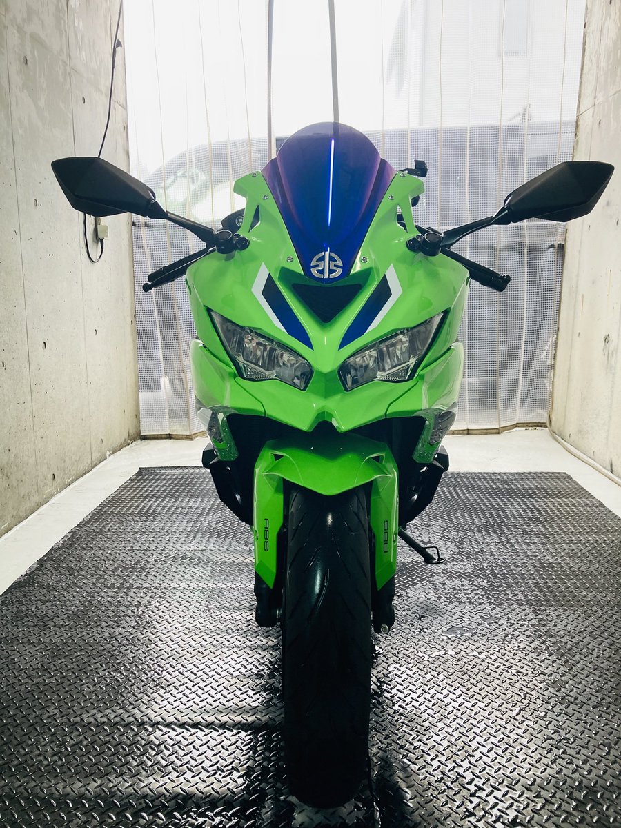 バイク洗車Shine 横浜市戸塚区南舞岡1-10-62 Kawasaki ZX4R ガラス系