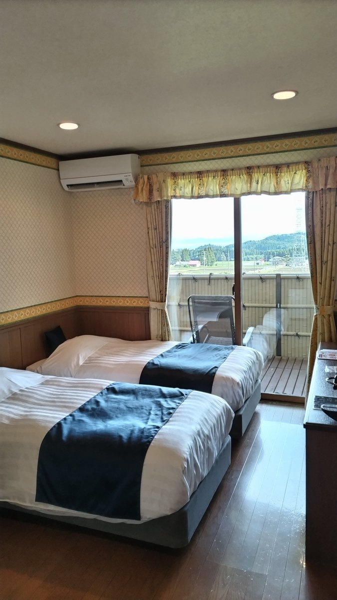 gotajp's tweet photo. ２泊目は　こちらのペンションでした
ここ　是非　泊まって欲しい❗
部屋は　前と同じ、別館露天風呂付客室ツインルーム！勿論温泉♨️
第1期は終わったけど
福島県「また来て。」割引き　ほぼ１年やってるようだし😁
#ヒーリングインホワイトペンション
#猪苗代
#福島県 https://t.co/qOjMpPPNXl