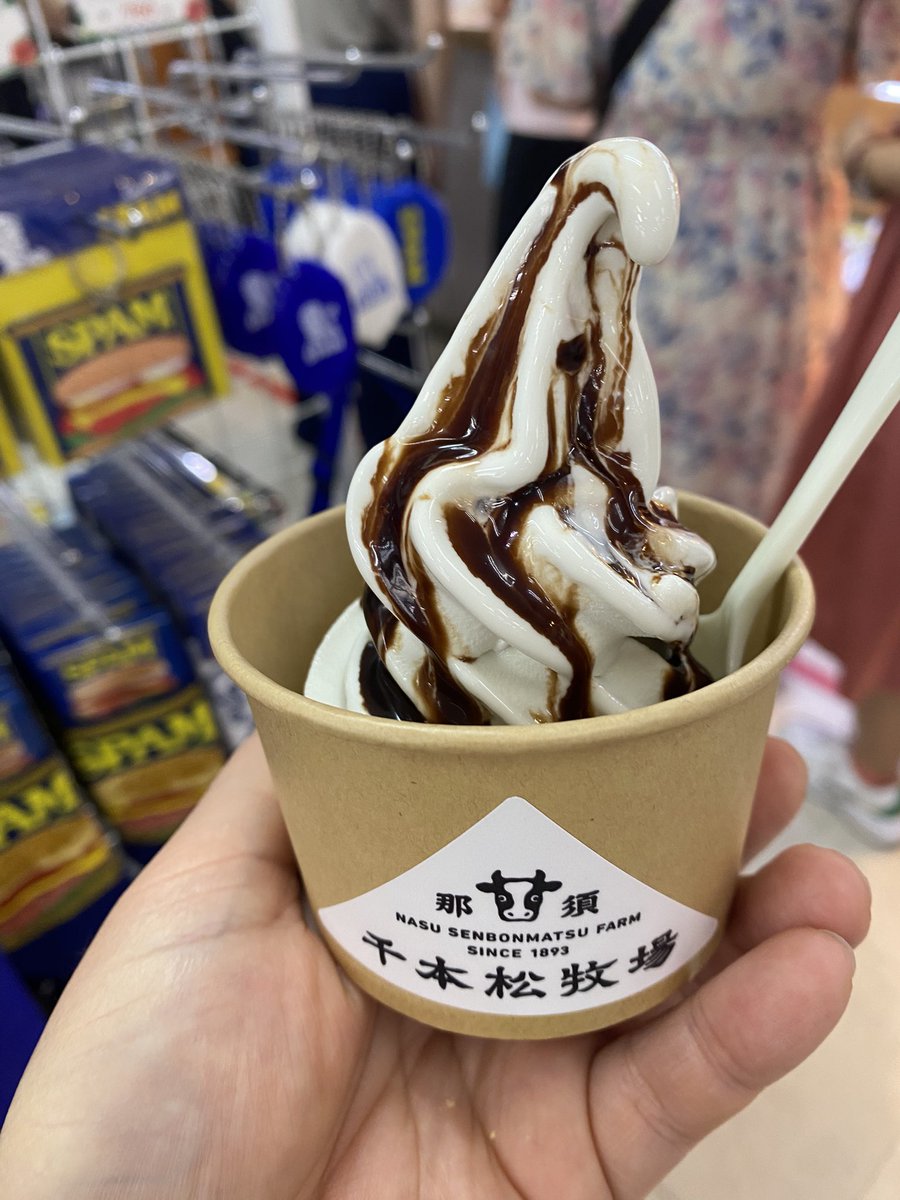 piaceG2017's tweet photo. 旅の1日目。

1週間前くらいに見た番組で、
サンドイッチマンが行ったお店の（別店）
【ちんたば】さんへ😋
めちゃくちゃ美味しかった。

移動のバス🚌、パーキング🅿️でソフトクリームを🩵

お昼の可愛いお弁当🍱
元気な学校でした😊

時系列めちゃくちゃだけど、
美味しい一日でした(^-^) https://t.co/kWt9DVuIhK