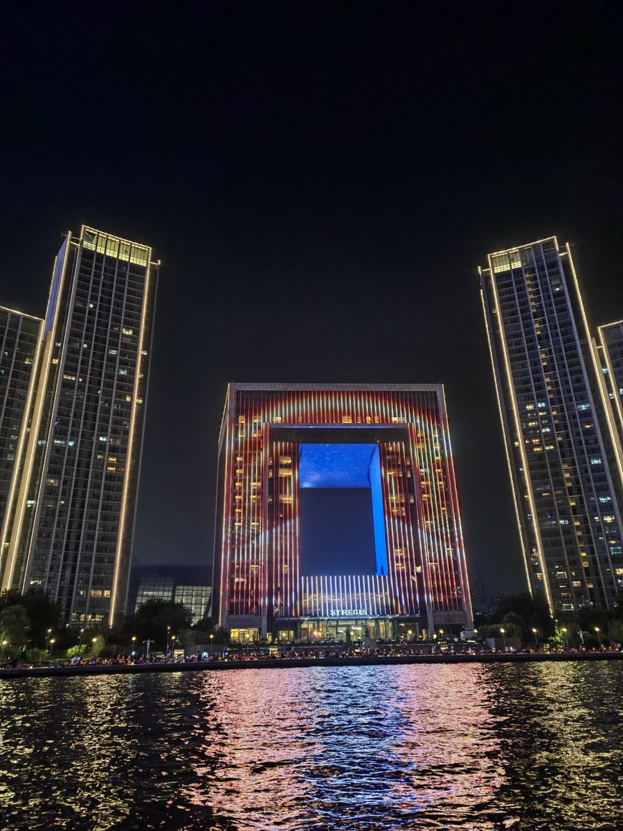 Tattvapura's tweet photo. #鎮百景
中国、天津市の夜景。日本人は知らなさすぎる、東京など既においこしている市が中国には多くあることを。 https://t.co/xpVBmDdCTd
