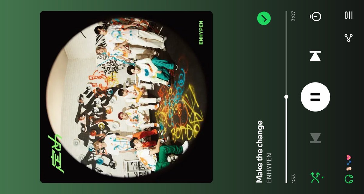 chrbx_'s tweet photo. ชอบเพลงไวบ์นี้ของเอนไฮเพ่นมากกกก รู้สึกสดชื่น ซาบซ่า เหมือนใส่ชุดว่ายน้ำ นั่งริมทะเล มือซ้ายถือแตงโม มือขวาถือแก้วใส่โค้กกินคู่กับเมนทอช ฟังแล้วสดชื่น ชุ่มฉ่ำหัวใจ แต่จะสดชื่นกว่านี้ ถ้าพี่ประกาศ BLOOD SAGA IN BKK ค่ะ🥹 more to come ยังไม่จบ หนูก็ยังไม่หมดหวัง555555😭🍀🙏🏻😭🍀🙏🏻 https://t.co/Q1QeYLFw0T