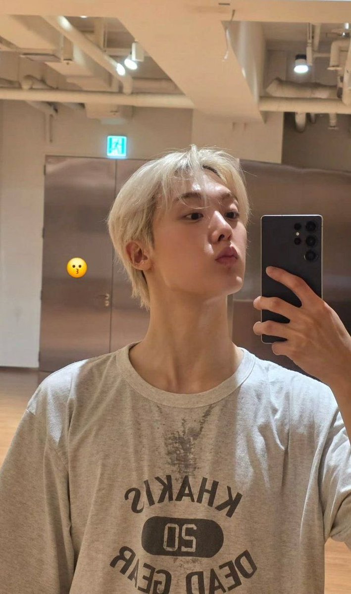glossiec00ky's tweet photo. #𝙔𝙊𝙊𝙉𝙎𝘼𝙉𝙃𝘼_𝙀𝙉𝘾𝙃𝙄𝙇𝙀

@ninshi_ent
@zafirolive
@freefall
@fantagiomusic_
@yoonsanha_offcl
@studio_pav
@kpopchileof https://t.co/VhTVxB13xS
