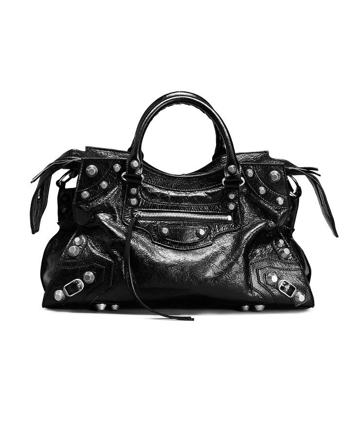 DvilCouture tweet media