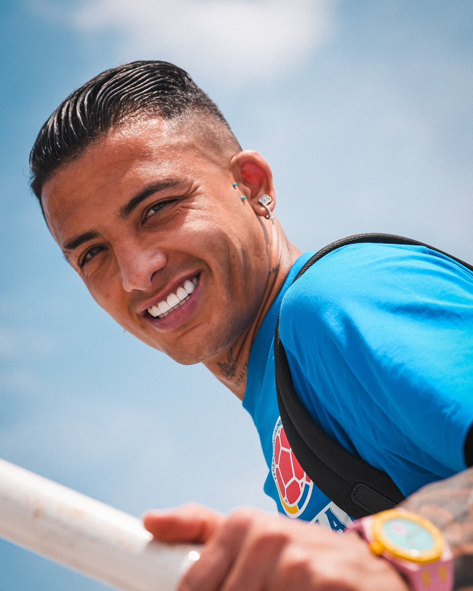 FCFSeleccionCol's tweet photo. #ConOrgulloColombiano🇨🇴 https://t.co/HWfKyGcpdT