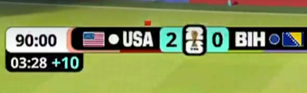 OtaCursed's tweet photo. Que es esa cosa roja arriba del marcador de usa? https://t.co/jzpzrm6833