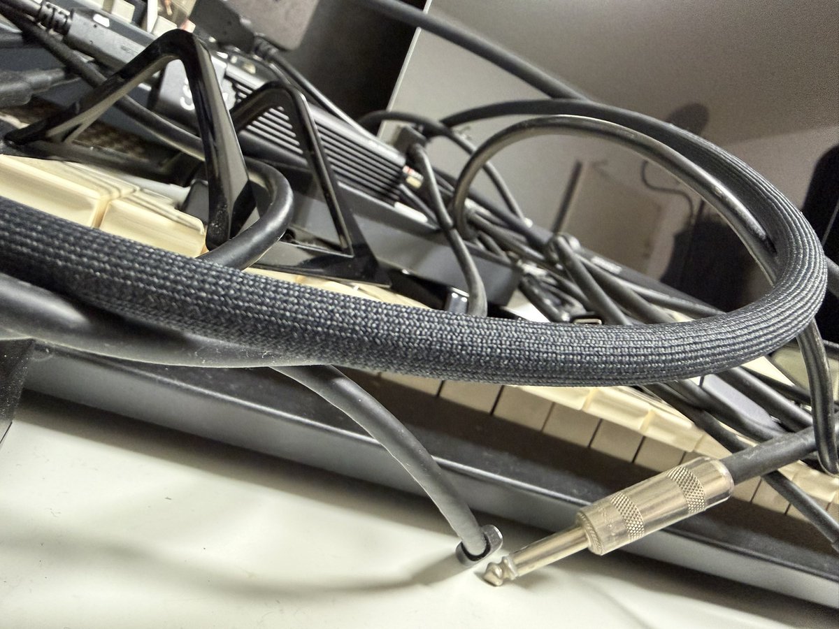 branco_yrg's tweet photo. でっきるっかなでっきるっかな(大量の結線とアクティベート) https://t.co/DJV31jKDAA