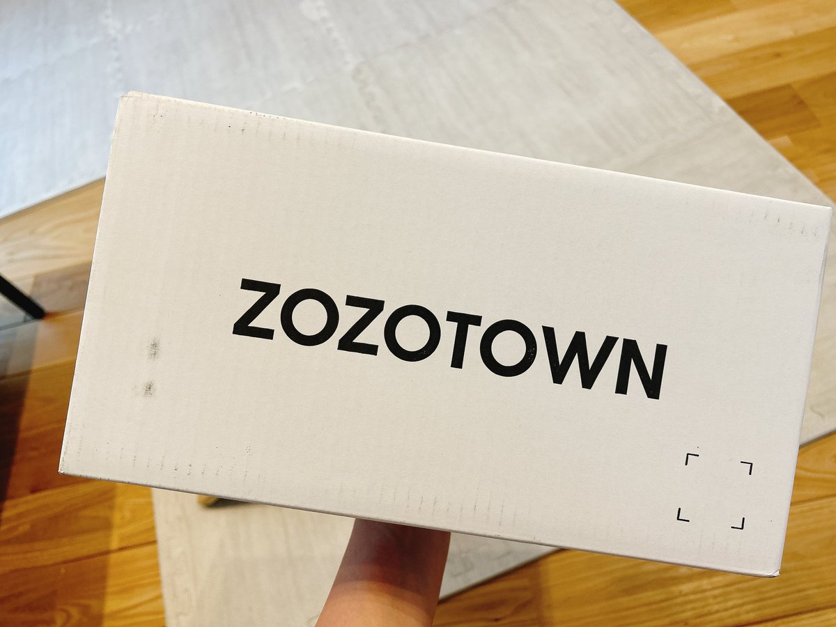 mimi___mi2's tweet photo. #ZOZOSALE箱CP
初めて白箱届いた！ https://t.co/3ddN2nOth6