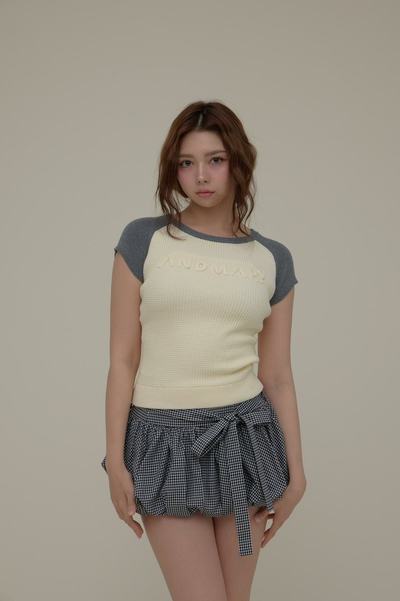andmaryofficial's tweet photo. Raglan logo tops
color white/pink/gray
¥9,900-tax in

立体的なロゴが目を惹くデザイントップス。
身頃は立体感のあるワッフル編みで、ラグランスリーブの配色デザインがポイントに。

発売日7/5(日)store10:30-web20:00-
instalive7/4(土)19:00-

#andmary https://t.co/YpyGjqrnJ5