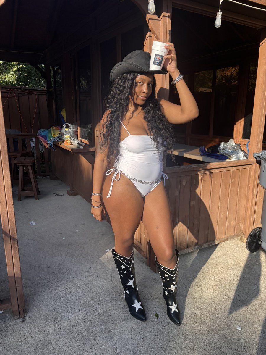 ZyThaDon1's tweet photo. pretty like art 🤠❤️ #clubkanayia https://t.co/NBKENlqPUa