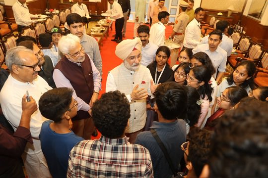 LtGovDelhi's tweet photo. Delighted to interact with a bright group of young students from Oman 🇴🇲, winners of the Sastra Pratibha Contest organized by Vijnana Bharati at IIT Gandhinagar.

It was encouraging to witness their scientific curiosity, spirit of inquiry, and eagerness to learn. Nurturing scientific temper and analytical thinking among young minds is vital to building a strong foundation for research, innovation, and a future-ready society.

I commend the dedicated efforts of Vijnana Bharati in inspiring the next generation of young innovators while connecting them with India’s rich scientific heritage. My best wishes to all the winners for their future academic journey and scientific pursuits. 🇮🇳
