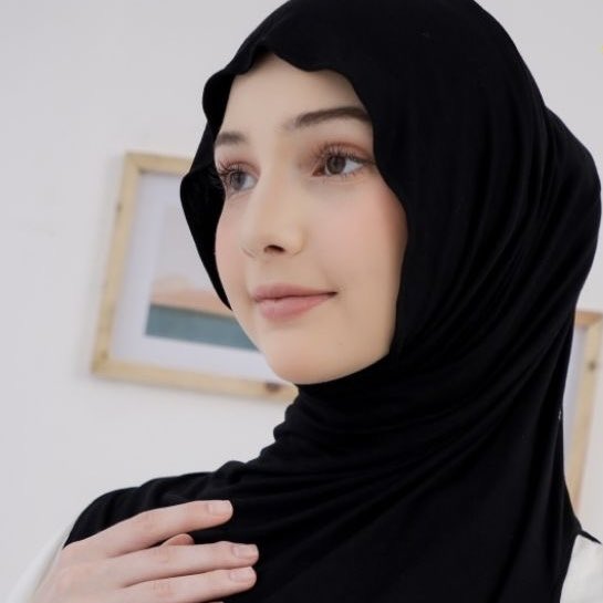 soorinx's tweet photo. wts hijab pashmina instan baru dipake &amp; dicuci 1x 20k aja, dijual karna ga cocok, bisa oren https://t.co/tiAEmwH8ge