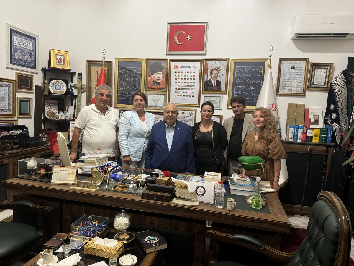 profbayramaltan's tweet photo. UMSİDER ( Uluslararası Sanayici ve İş Adamları Derneği) Genel Başkanı ve beraberindeki Heyet, bizi ziyaret ettiğinde; Sağlık (e) Bakanı Sayın Bülent Akarcalı, Milli Savunma(e) Bakanı Sayın Vecdi Gönül, Orman (e) Bakanı Sayın Osman Pepe ile de telefon görüşmesi yaptık https://t.co/9a8igqEY6F