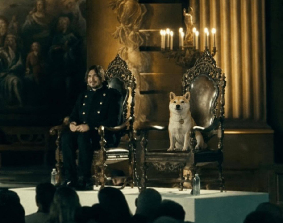 KitsuRobinhood's tweet photo. @vladtenev and I sitting on the Throne ready to take over https://t.co/pn5IZ1RsDN