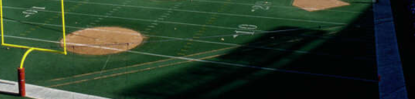 ReedRothchild12's tweet photo. @BarrySchust See this long cutout in the turf?  That's where the automatic tarp emerged.  It injured Cardinal Vince Coleman before a playoff game IIRC.

Those seams did not line up evenly with the turf on either side...  this field would be considered unplayable by today's NFL standards. https://t.co/5qZ2RpCGYl