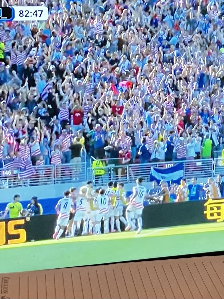 kaybaileyhutch's tweet photo. They did it! On the Seattle!! Go USA @fifaworldcup https://t.co/iVvN966qzN