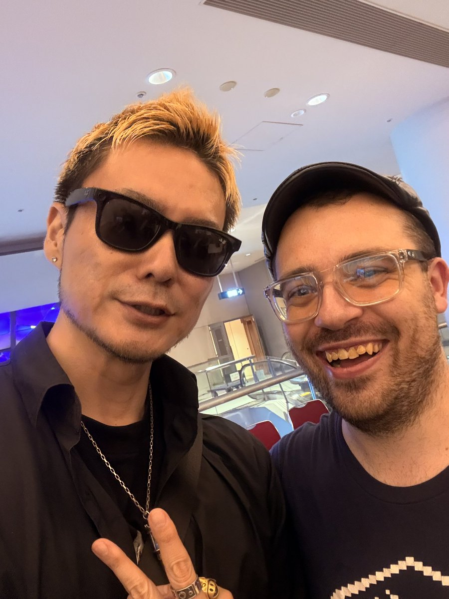 lotusjuice's tweet photo. 昨日のペルソナ5ビッグバンド最高でした。

ツアーの千秋楽前の公演だからかケミストリーもばっちりで去年の12月より進化していたような気がします。伸び代しか感じなかった。

本当に素晴らしいコンサートでした。ありがとうございます。

バンドメンバーに挨拶したんだけど、俺が書いた歌詞を褒められ…日本ではまず言われることないので照れました。光栄です。

広島公演行かれる方楽しんでください。
