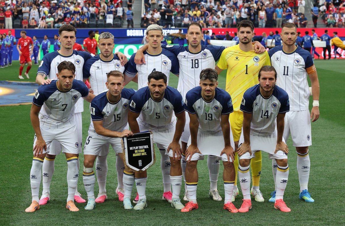 _BeFootball's tweet photo. Bravo aux Bosniens pour leur parcours, ils auront passé les poules pour la première fois de leur histoire. 👏 https://t.co/eBjiWavMbx
