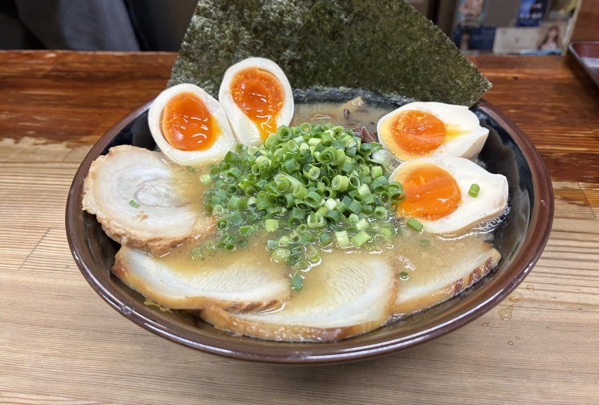 shoya_aihonten's tweet photo. 7/2、こんにちは。

愛本店の翔也チャンネル、第376弾。

公開中です。

皆、見てね。

今日はうどんの日らしいので、
ラーメンの写真をたくさん載せときます。

#愛本店の翔也チャンネル
#愛本店の翔也
#YouTube
#YouTuber

店舗のことが好きすぎる!? #shorts https://t.co/rSwFIVrbbc @YouTubeより https://t.co/UVtFR5IjAf