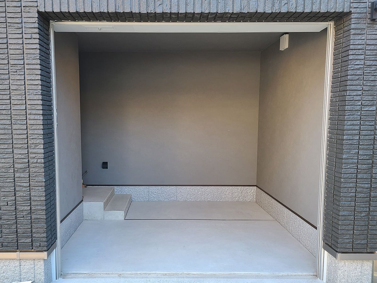 tec_tile's tweet photo. 大熊猫 様
ガレージ内での作業性向上。
タイル間の段差、隙間が非常に小さく済み、ものの出来栄えが良いと感じた。

#テックタイル #tectile #GarageLife #ガレージライフ #フロアタイル https://t.co/J5LVZAr7XJ