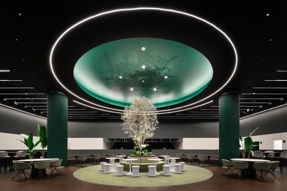 lightspace_news's tweet photo. This project transforms a large shared dining area into a multifunctional space that integrates dining, socializing, collaboration, and relaxation. 

More info: https://t.co/K2o8a70ZFo
Email：info@lightspace.cc

#lightspace #Design #Chair #Sofa #officedesign #sofadesign https://t.co/4eIuUnNUT4