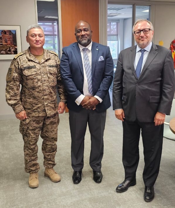 juliansmithcom1's tweet photo. Honored to attend the GSF briefing hosted by 🇨🇦 Ambassador André François Giroux. Crucial updates from Special Representative Jack Christofides & Force Commander Major General Erdenebat Batsuuri on neutralizing armed groups and securing infrastructure in Haiti. @GSForceHaiti  @Security @CanEmbHaiti @UNHaiti @MOFABahamas