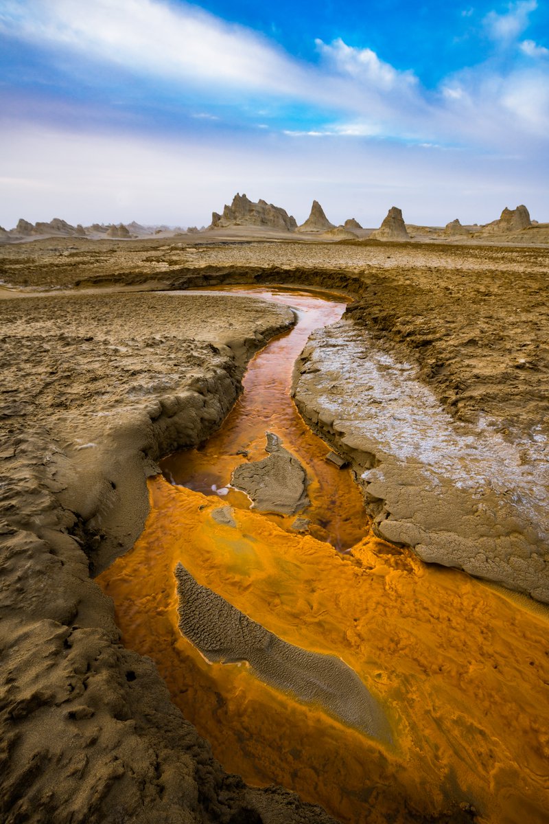 i_Qinghai's tweet photo. Looks like Mars. Still on Earth. 🔴
Across Qinghai’s Qaidam Basin, wind-carved Yardang ridges and rust-colored valleys create one of China’s most otherworldly landscapes.
Welcome to “Mars on Earth.” 🚀
#Qinghai #Qaidam #Yardang #MarsOnEarth #MeetQinghai https://t.co/yrqX81rvg6