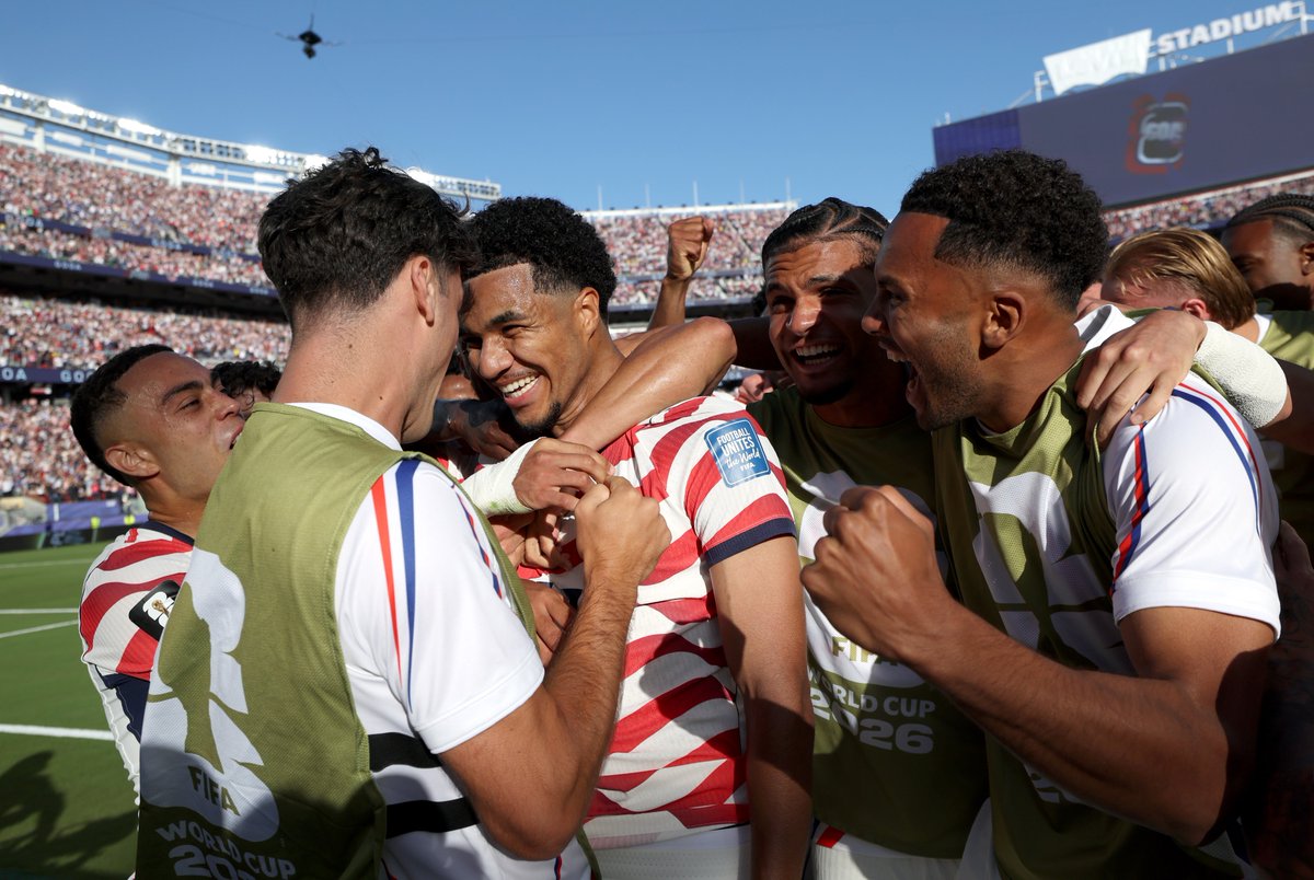 br_betting's tweet photo. - Down to 10 men
- Scored another goal
- Beat a European team at the World Cup for first time in 24 years
- Second knockout stage win in history

THIS USMNT IS DIFFERENT 😤 https://t.co/1F7DboUQIf