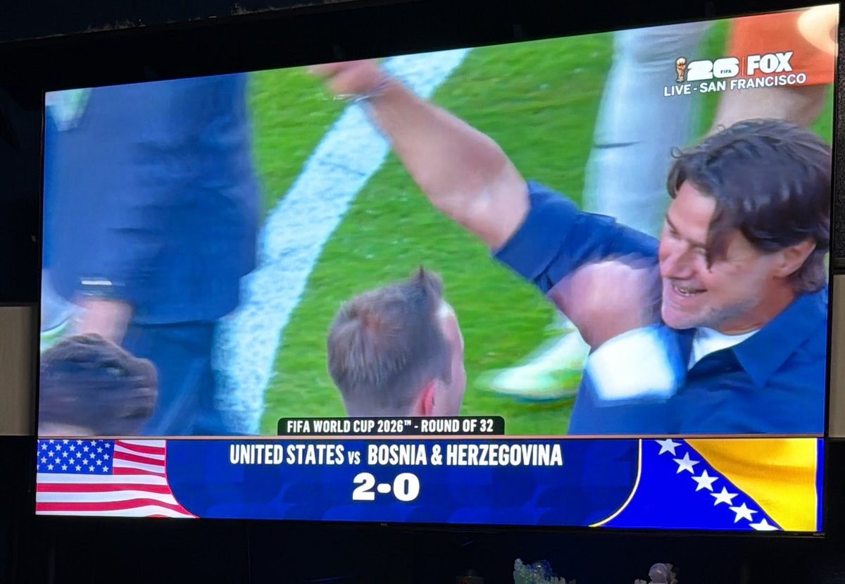 ucfmusicknight's tweet photo. USA! USA! USA! https://t.co/dyn56GjynZ