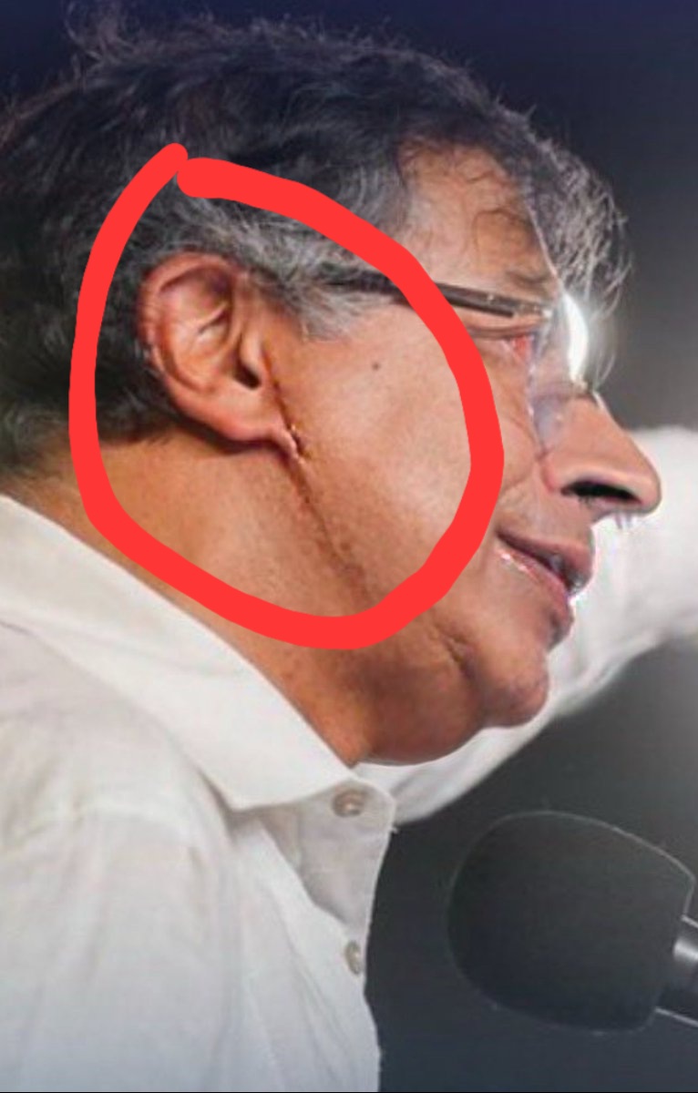 ElJebo1's tweet photo. @cjirodriguez @JoseWilmerPache A petro ni con ese empalme pudo, parece lechona tolimense, todo mal cosido https://t.co/lUeXRZAppY