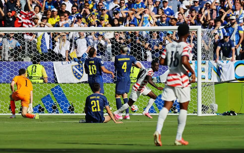 RodrigoCout's tweet photo. Virtudes diversas marcam a classificação dos Estados Unidos para as oitavas

Time de Mauricio Pochettino provou ter repertório para ser superior ao adversário em diferentes contextos

A análise dos 2x0 sobre a Bósnia no @geglobo 

https://t.co/T4dGWnJVRh https://t.co/b13iWyasfW