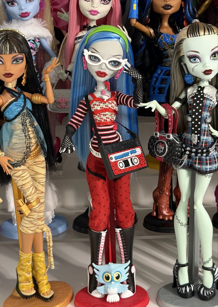 Adollsdoll1126's tweet photo. When you’re the number one best first wave doll https://t.co/7iAMvONiNa