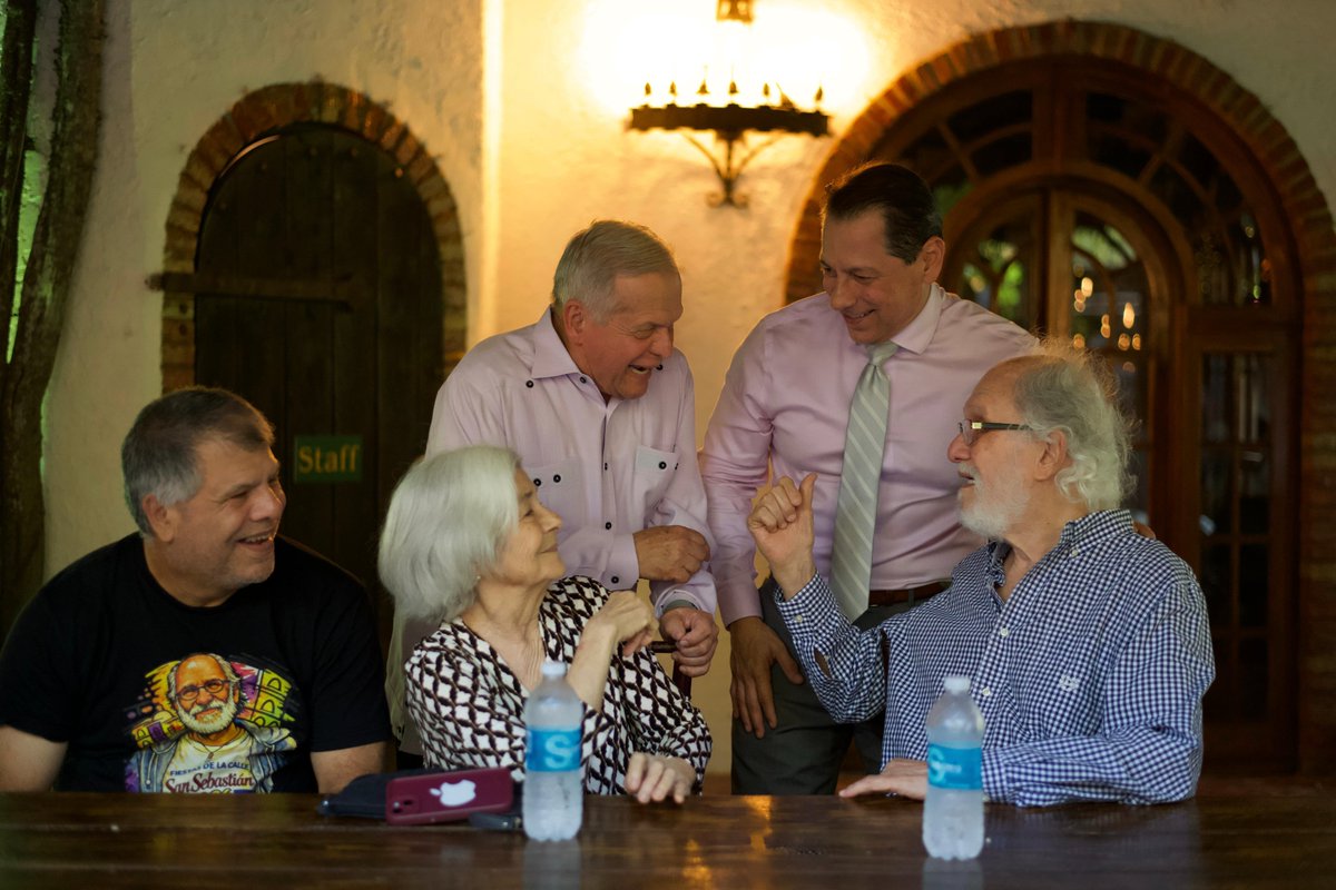 juandalmauPR's tweet photo. En la apertura de la reunión anual de la Junta de Directores del único museo en los Estados Unidos dedicado exclusivamente a las artes y la cultura puertorriqueña, el National Museum of Puerto Rican Arts and Culture, celebrada en la Hacienda Siesta Alegre en Río Grande.

Celebrando lo mejor de nuestra diáspora. 🇵🇷

Dedicado a nuestro Jacobo Morales.

Agradecido por hacerme parte de un momento tan emotivo. See less