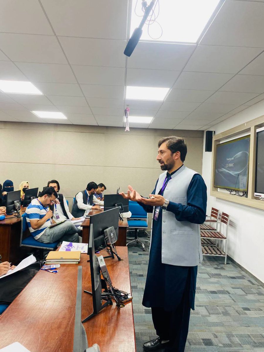 Fathul__Bari's tweet photo. I had the previlage of facilitating two sessions during the two days training workshop. 
It was a rewarding and enriching experience. We are very thankful to our collaborators, speakers, and the esteemed participants for their passion and active engagement. https://t.co/DRST9z8W9L