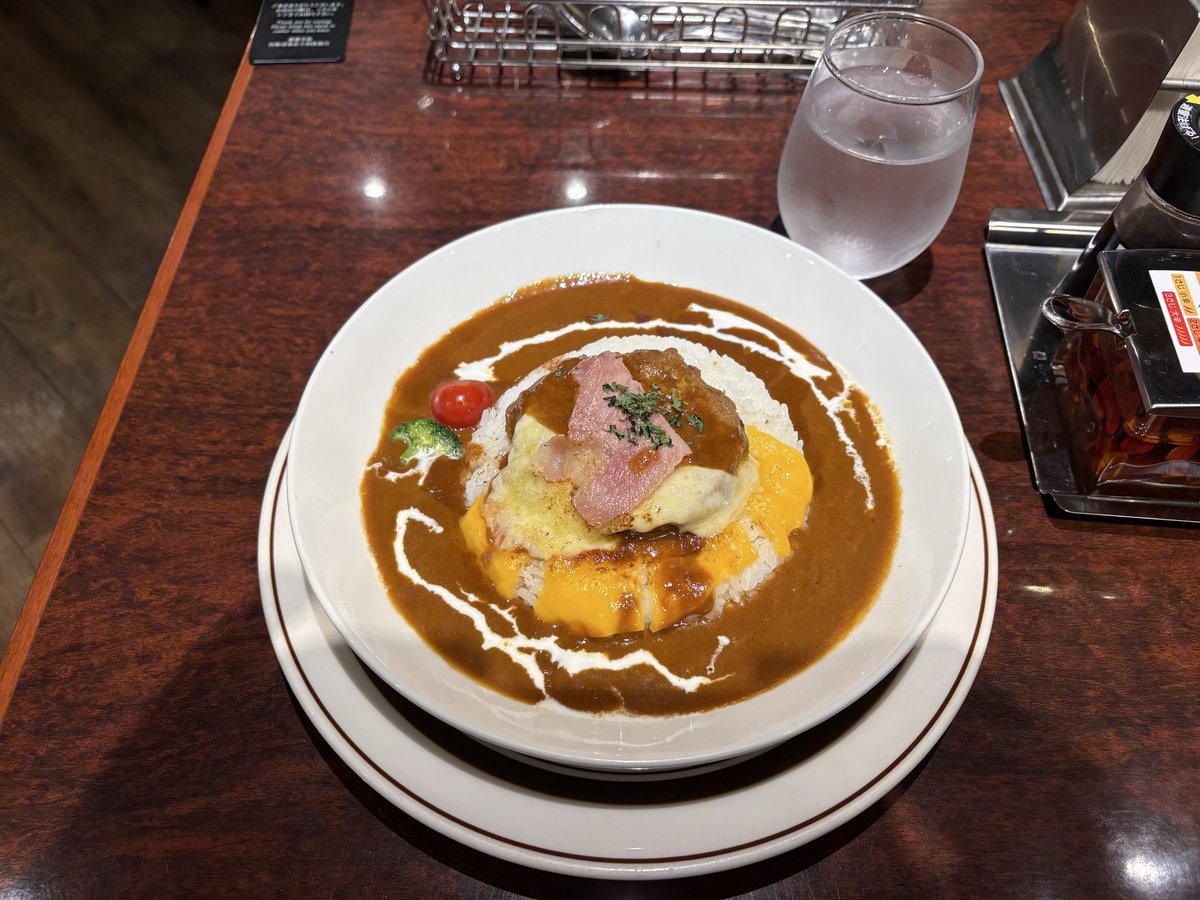 saizo2000fx's tweet photo. これが食べた��った✨
Wチーズ🧀のハンバーグカレー🍛😋✨
#天馬 https://t.co/r7hHTXg3CU