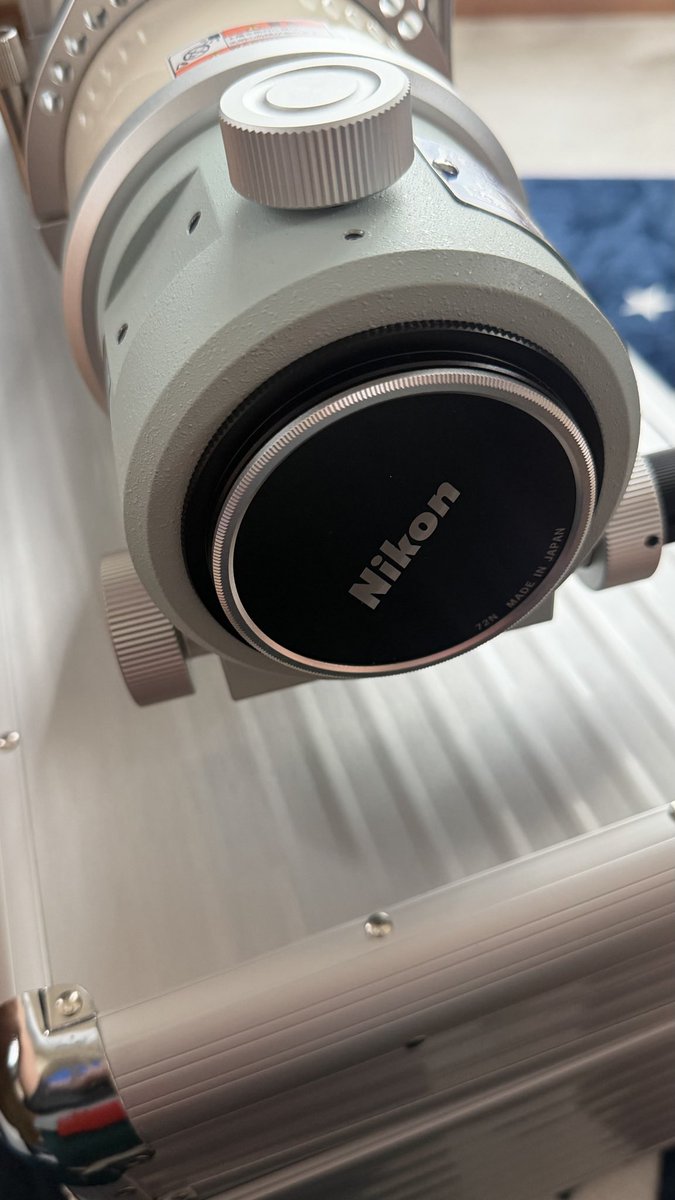 Astro_AgeTaro's tweet photo. TRUSCO(トラスコ) 大型アルミ工具箱TAC-66Hは内寸64cmで、タカハシFCT-114DFの接眼部を外すとピッタリ収納できました。ニコンのキャップも上手くハマった。
#天文 #���材 https://t.co/5lYoGWAmR0