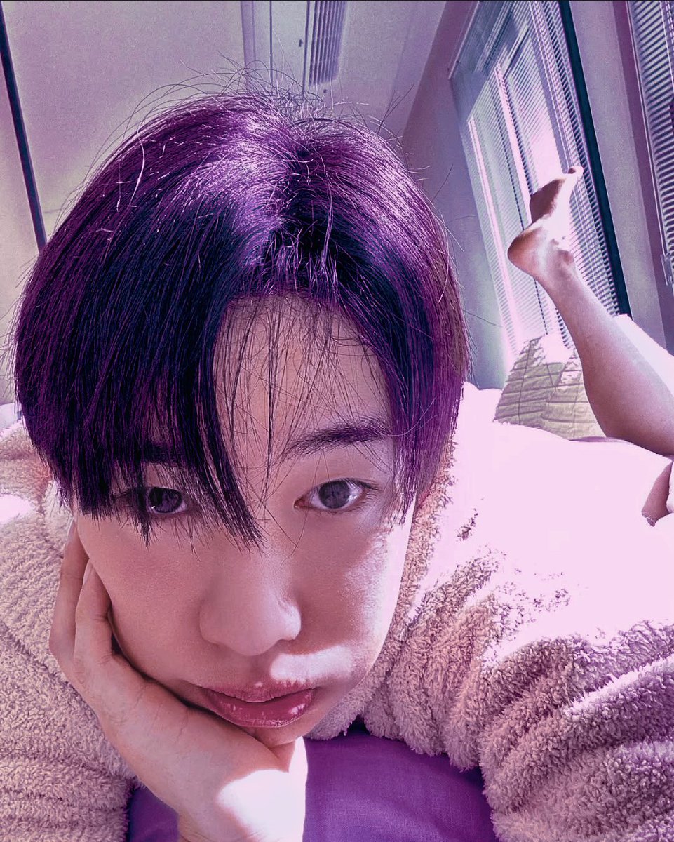 Hiyo_shit's tweet photo. ㅤㅤ
ㅤㅤㅤㅤㅤㅤel tipo de vistas que reciben
ㅤㅤㅤㅤㅤ  los amigos de su hijo al entrar
ㅤㅤㅤㅤㅤ  ㅤa su habitación por error.
ㅤㅤ
ㅤㅤㅤㅤㅤㅤㅤㅤㅤ   “¡oh, nene!
ㅤㅤㅤㅤㅤ   cierra la puerta, no deberías
ㅤㅤㅤㅤㅤㅤㅤㅤㅤ      verme así.”
ㅤㅤ https://t.co/2hgF9F2YnK