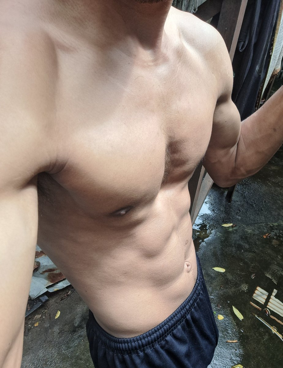 billysyaputra0's tweet photo. Berjemur🔥💥 spya makin gosong😁💦 https://t.co/5pnEMw84M8