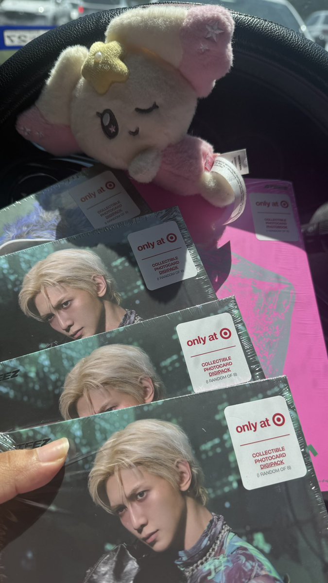 honeymilktaes's tweet photo. so happy seeing the albums in fort worth, tx!
had to get the yeosangβs digis of course βΊοΈ
@hello82official @ATEEZofficial #MyLocalTarget #hello82 #82giveaway https://t.co/6rzilr1wor