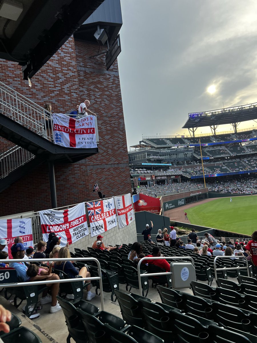 Rthpsn's tweet photo. @3YearLetterman @3YearLetterman Paul Revere would have been proud of tonight’s atmosphere at @TruistPark. 🏮 https://t.co/Mw3mQIPquk