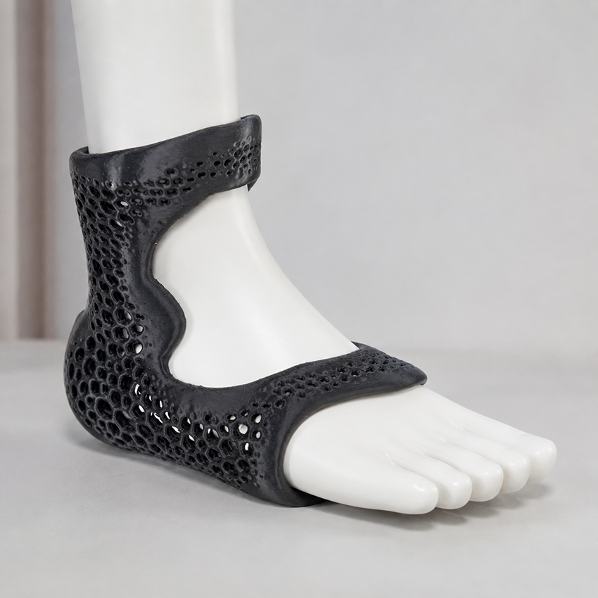 SirayaTech's tweet photo. The perfect fusion of flexibility and rock-solid support! 🦵⚡

Check out this custom ankle brace printed on the @BambulabGlobal H2C using PEBA 85A. Its unique elastomeric properties provide springy, lightweight comfort without sacrificing structural stability—the future of wearable tech!

🎨 Design by Crytek via #Makerworld

#3DPrinting #SirayaTech #BambuLab #H2C #PEBA #Techwear