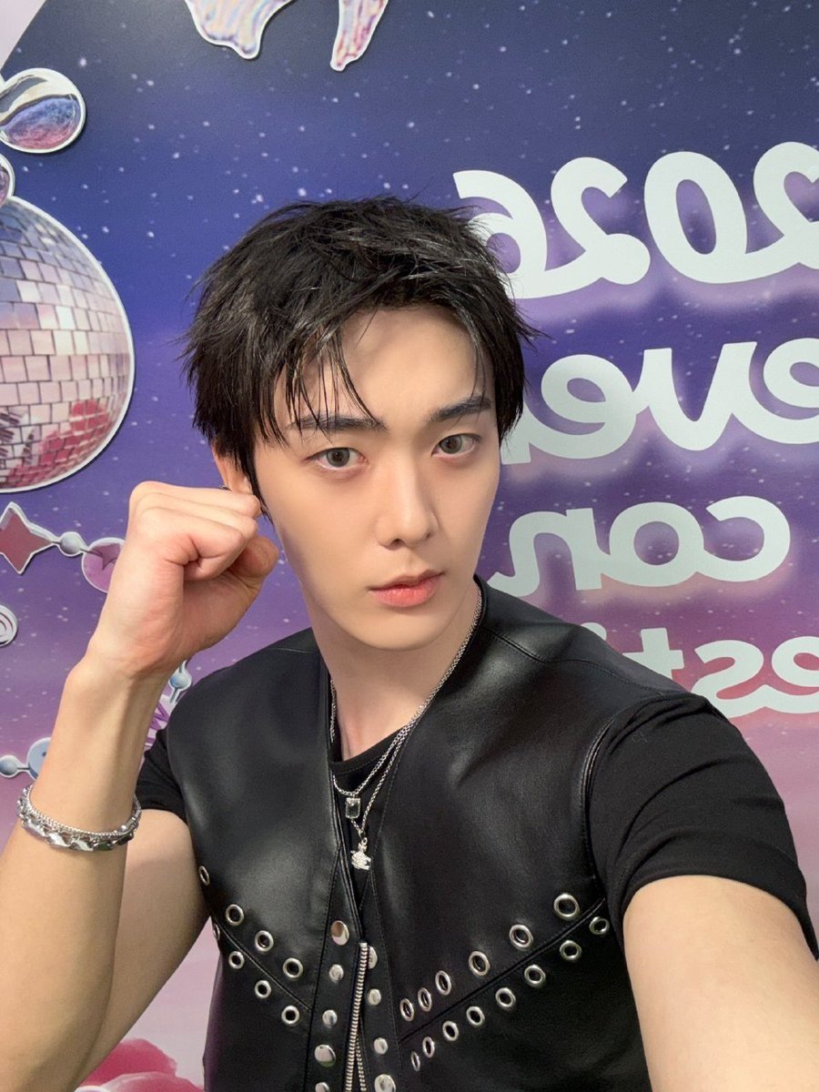 binnie151115's tweet photo. #YOONSANHA_ENCHILE

@ninshi_ent
@zafirolive
@freefallshows
@fantagiomusic_
@yoonsanha_offcl
@studio_pav
@kpopchileof https://t.co/K5MEwHTPdz