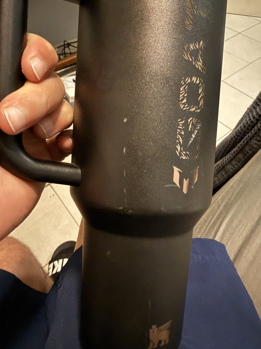ChaseBigbie's tweet photo. @FinishLine if you guys are going to ship a $60 Stanley cup at least put packing material in the box to protect the cup. The cup arrived not in the original box all scratched up. I’m returning it tomorrow morning and never ordering online with you guys again. https://t.co/dzDUkXozqM