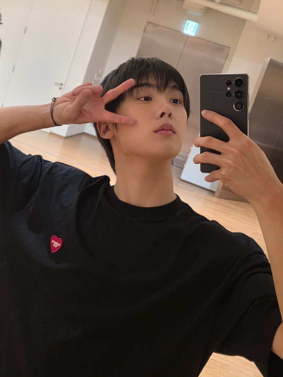 binnie151115's tweet photo. #YOONSANHA_ENCHILE

@ninshi_ent
@zafirolive
@freefallshows
@fantagiomusic_
@yoonsanha_offcl
@studio_pav
@kpopchileof https://t.co/ffMVE4QIMs