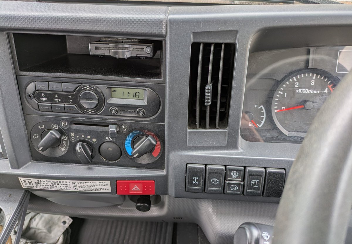Yukiguni_K_'s tweet photo. これが何の車か分かる人はプロ。 https://t.co/XD5u7FcRxi
