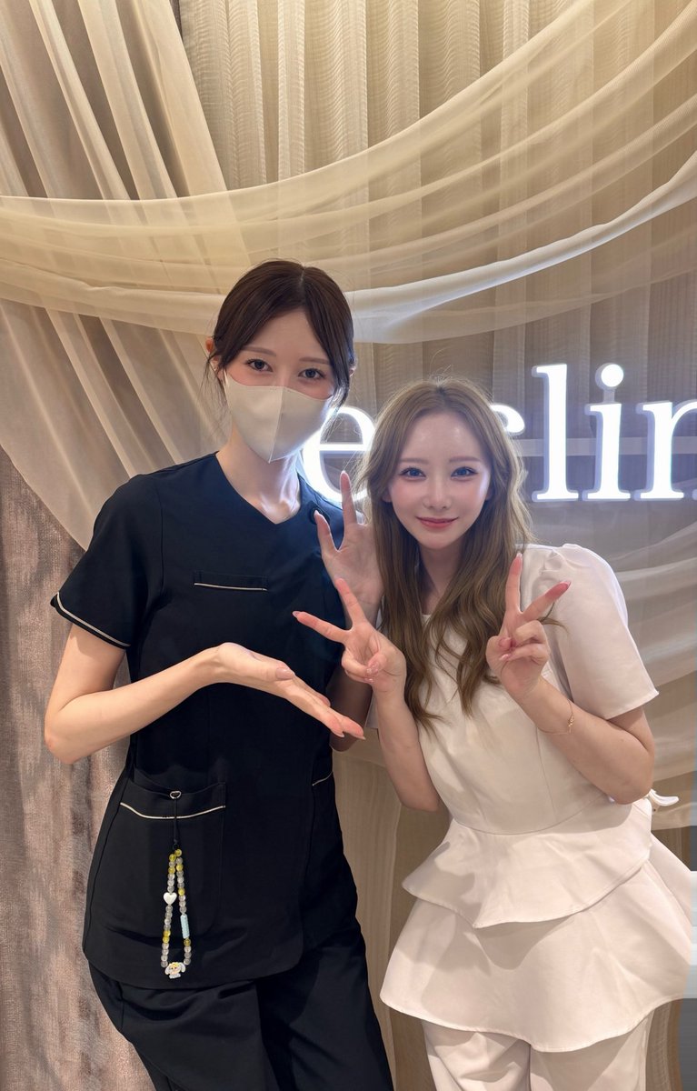 ally_rim's tweet photo. ほうれい線に特化した糸リフトの公開オペ🪡

とんでもなく緊張しましたが、優しく見守ってくださる先生方のおかげで、最後まで頑張ることができました✨

先生方からたくさんのご質問をいただき、私自身も多くのことを学ばせていただけた貴重な時間でした。

円戸先生、このような貴重な機会をいただき、本当にありがとうございました🙇‍♀️