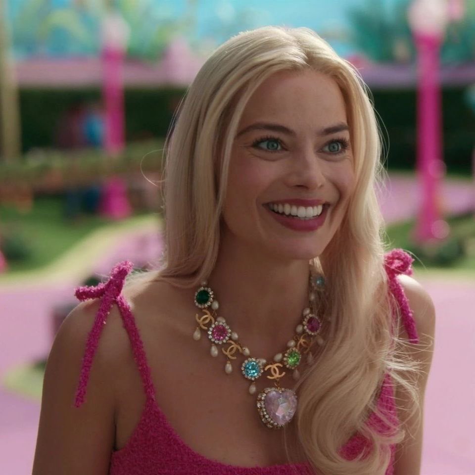 TheMargotFan's tweet photo. Today we celebrate the woman who gave us performances such as Barbie, Naomi Lapaglia, Sharon Tate, Nellie LaRoy, as well as countless others.

Happy 36th birthday to Margot Robbie and let’s hope the next 36 are just as good 🎉 https://t.co/Z1GrAqxSTR