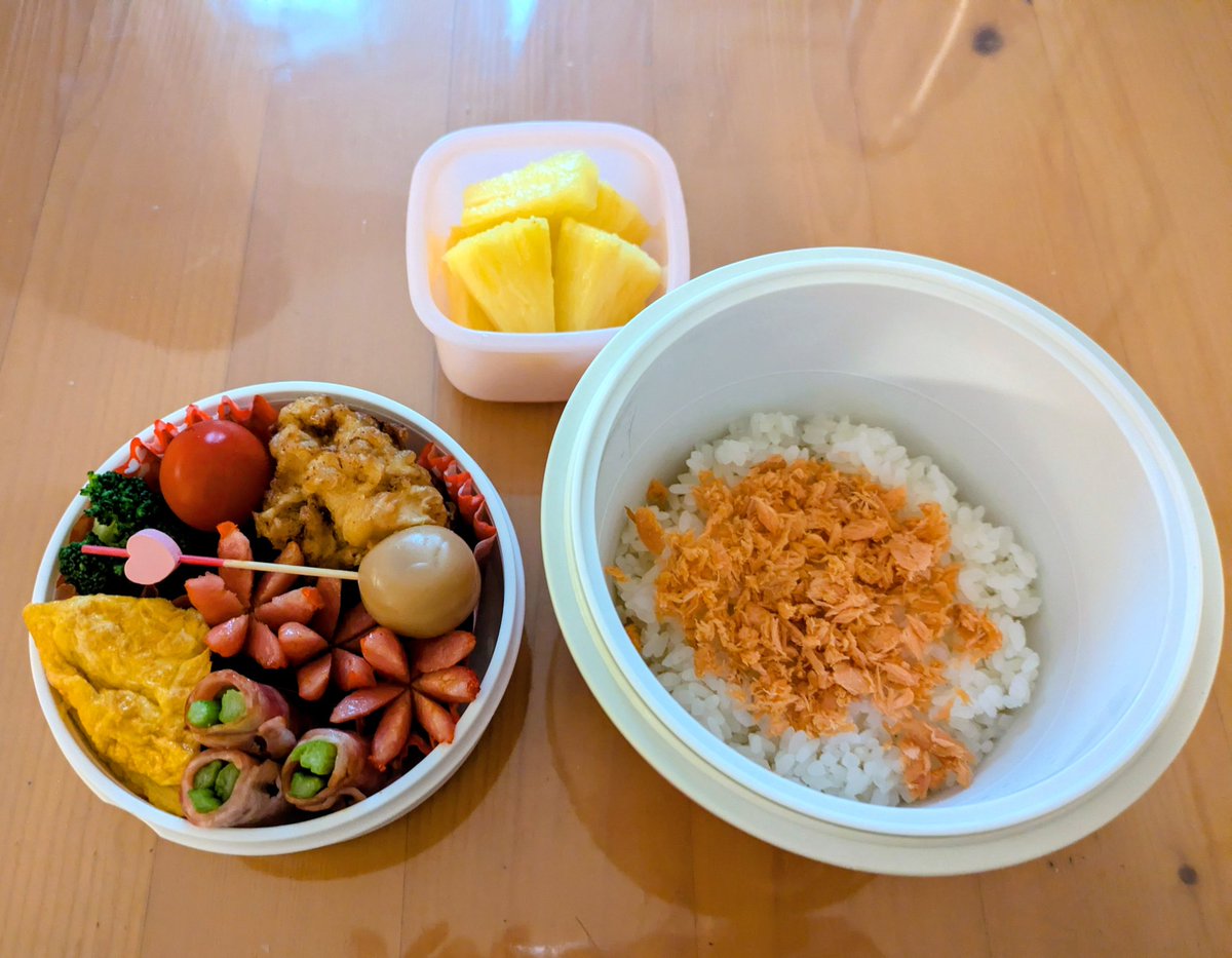 prettymonsterjp's tweet photo. 中2娘の今日の部活動弁当
娘校は、今日明日と剣道の大会があるようです
がんばれ✨
#部活動弁当 https://t.co/K1P9byN8sn
