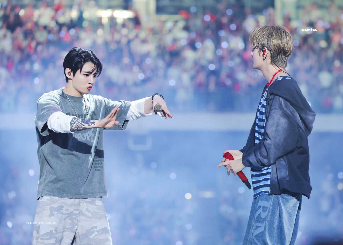 SORTE613's tweet photo. 🐰🐻🕺✨️💫
260701 BRUSSELS 태형 정국 HQ
#V #뷔 #TAEHYUNG #태형 #テテ
#JUNGKOOK #정국 #JK #グク https://t.co/8kM9cLAi6r